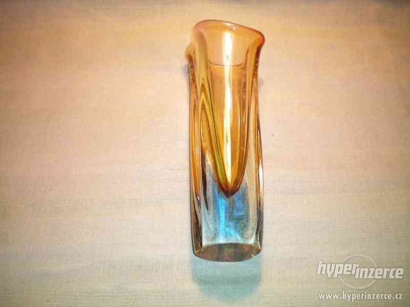 Skleněná váza - hutní sklo - foto 1