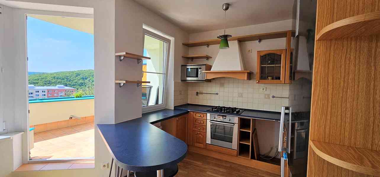 PRONÁJEM  BYTU 2+KK S BALKÓNEM A VELKOU TERASOU, BRNO-BYSTRC - foto 6