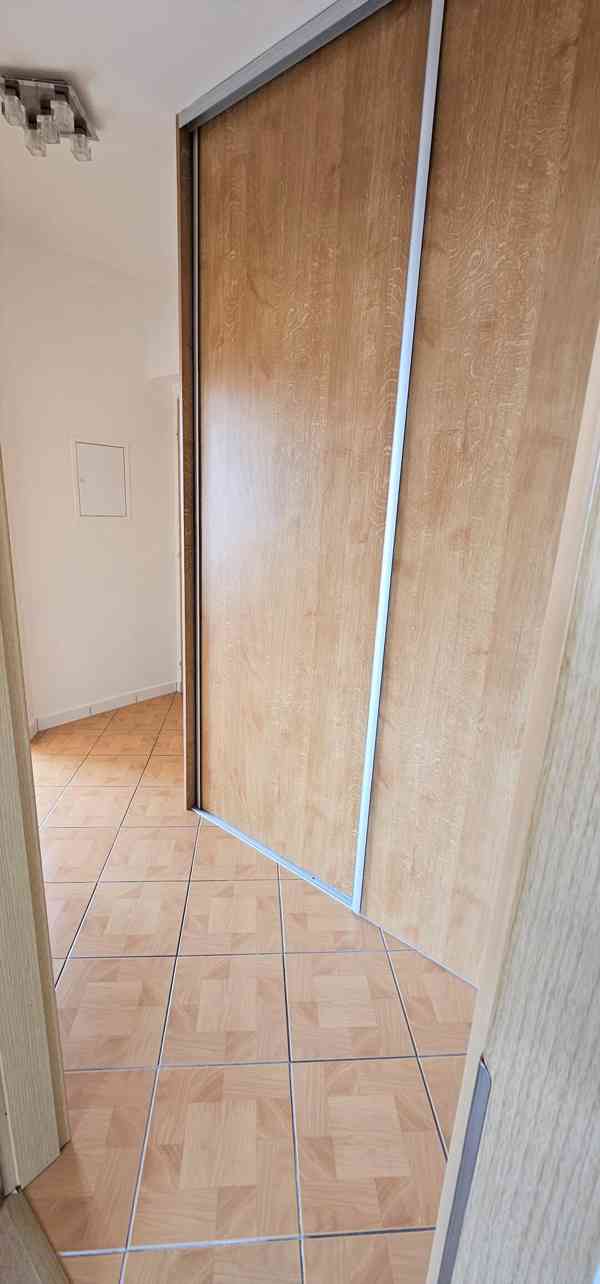PRONÁJEM  BYTU 2+KK S BALKÓNEM A VELKOU TERASOU, BRNO-BYSTRC - foto 17