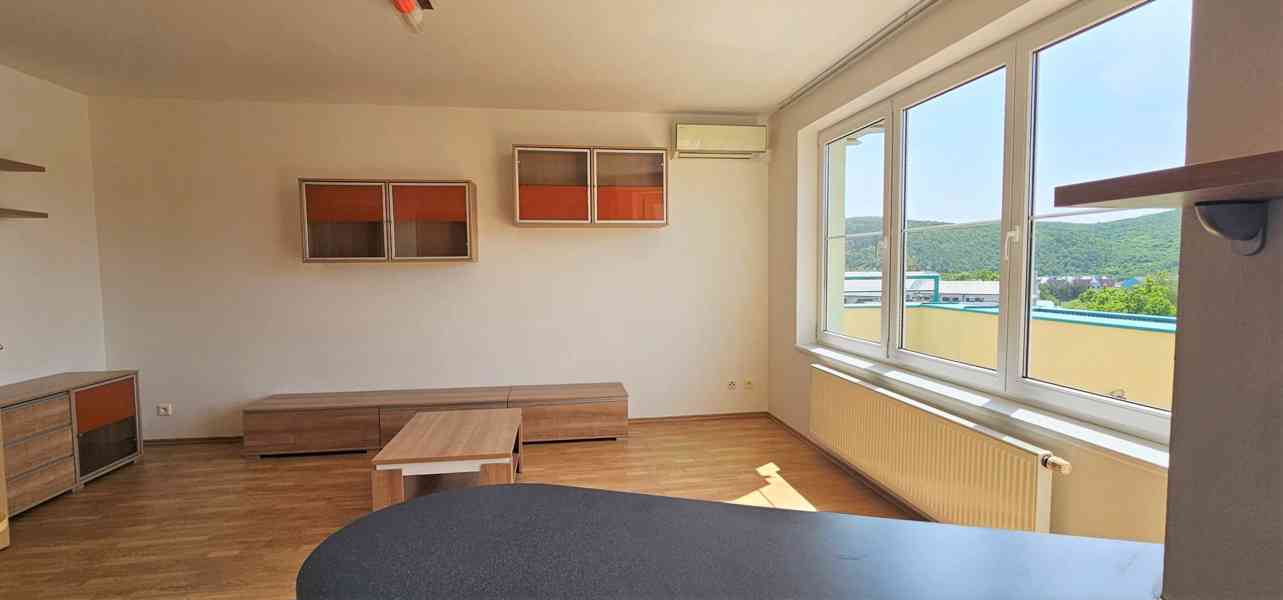 PRONÁJEM  BYTU 2+KK S BALKÓNEM A VELKOU TERASOU, BRNO-BYSTRC - foto 12