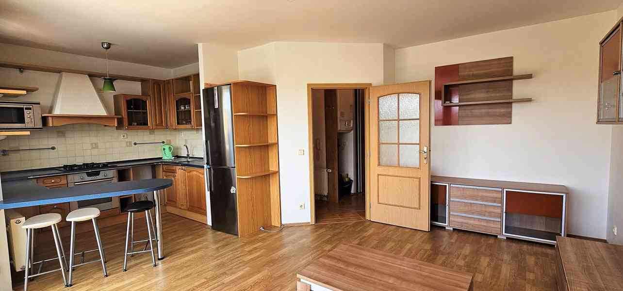 PRONÁJEM  BYTU 2+KK S BALKÓNEM A VELKOU TERASOU, BRNO-BYSTRC - foto 4