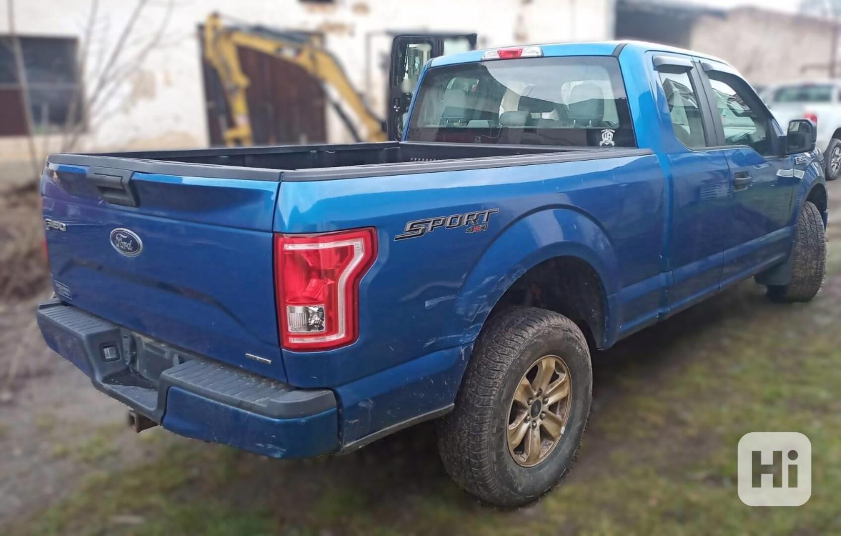 Ford F150 - foto 1