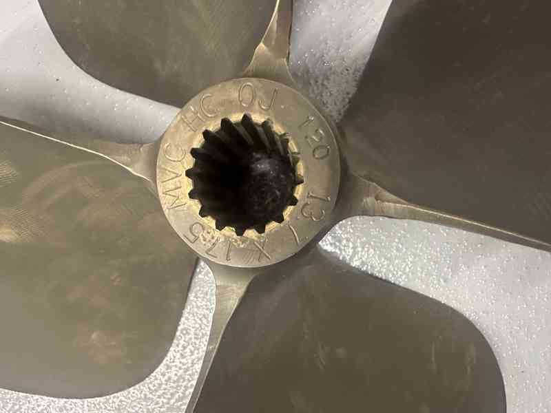 Lodní šroub OJ Johnson Props 4-Blade SKIPRO - foto 3