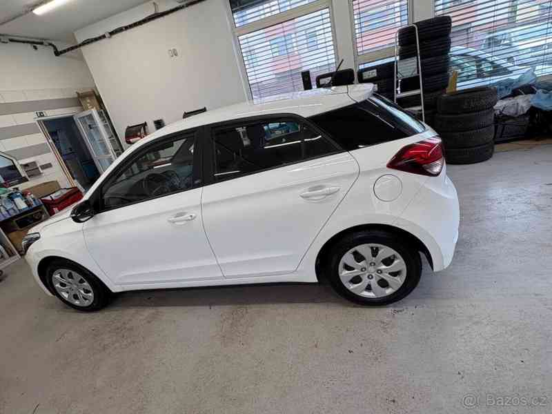 Hyundai i20 1,3 - foto 5
