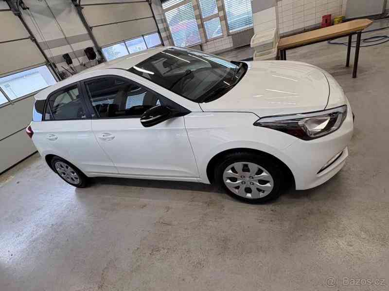 Hyundai i20 1,3 - foto 2
