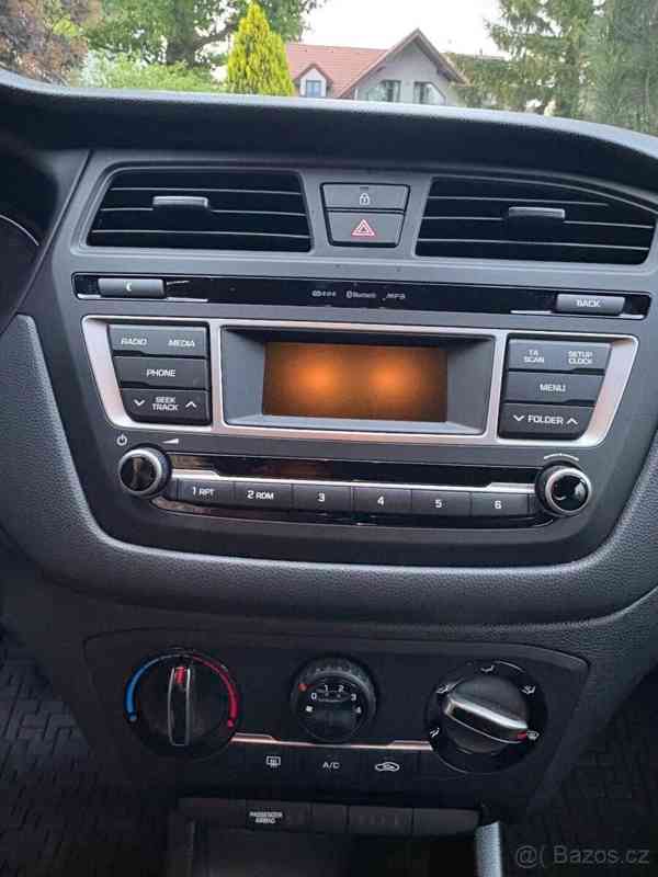 Hyundai i20 1,3 - foto 8