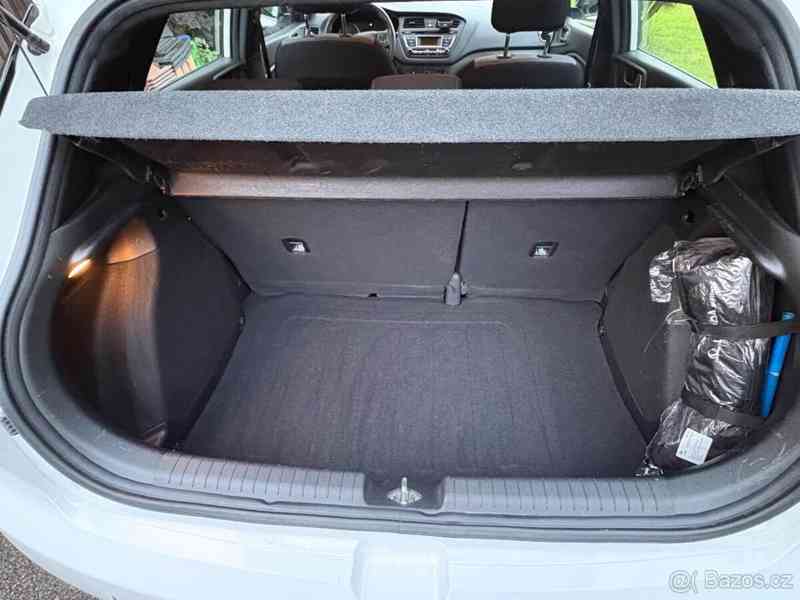 Hyundai i20 1,3 - foto 9