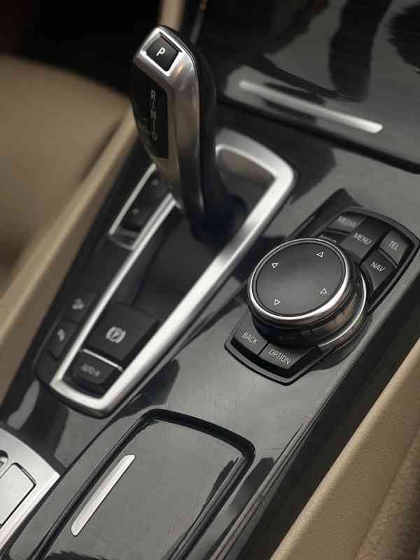 BMW Řada 5 520d xDrive Luxury Line /140kW  - foto 13