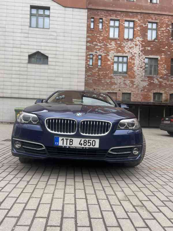 BMW Řada 5 520d xDrive Luxury Line /140kW  - foto 2
