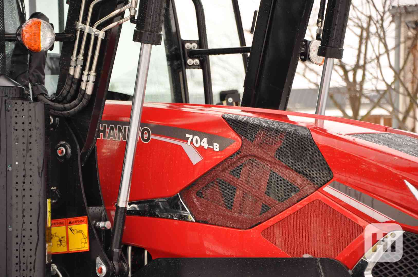 Traktor HANWO HWE 704C.  Traktor  75 koni 56kW. - foto 1