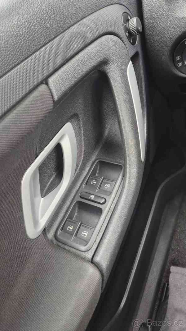 Škoda Fabia 1,2   HTP Elegance - Climatronic - foto 10