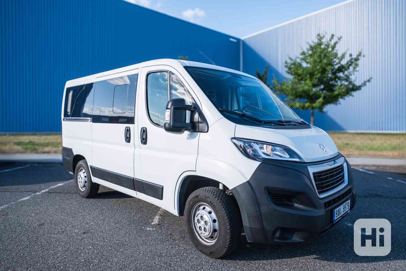 Mikrobus Peugeot Boxer 9 míst k sezení - foto 1