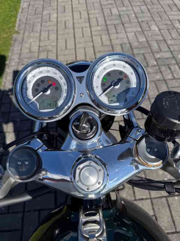 Triumph Thruxton 1200 RS Final Edition - foto 12