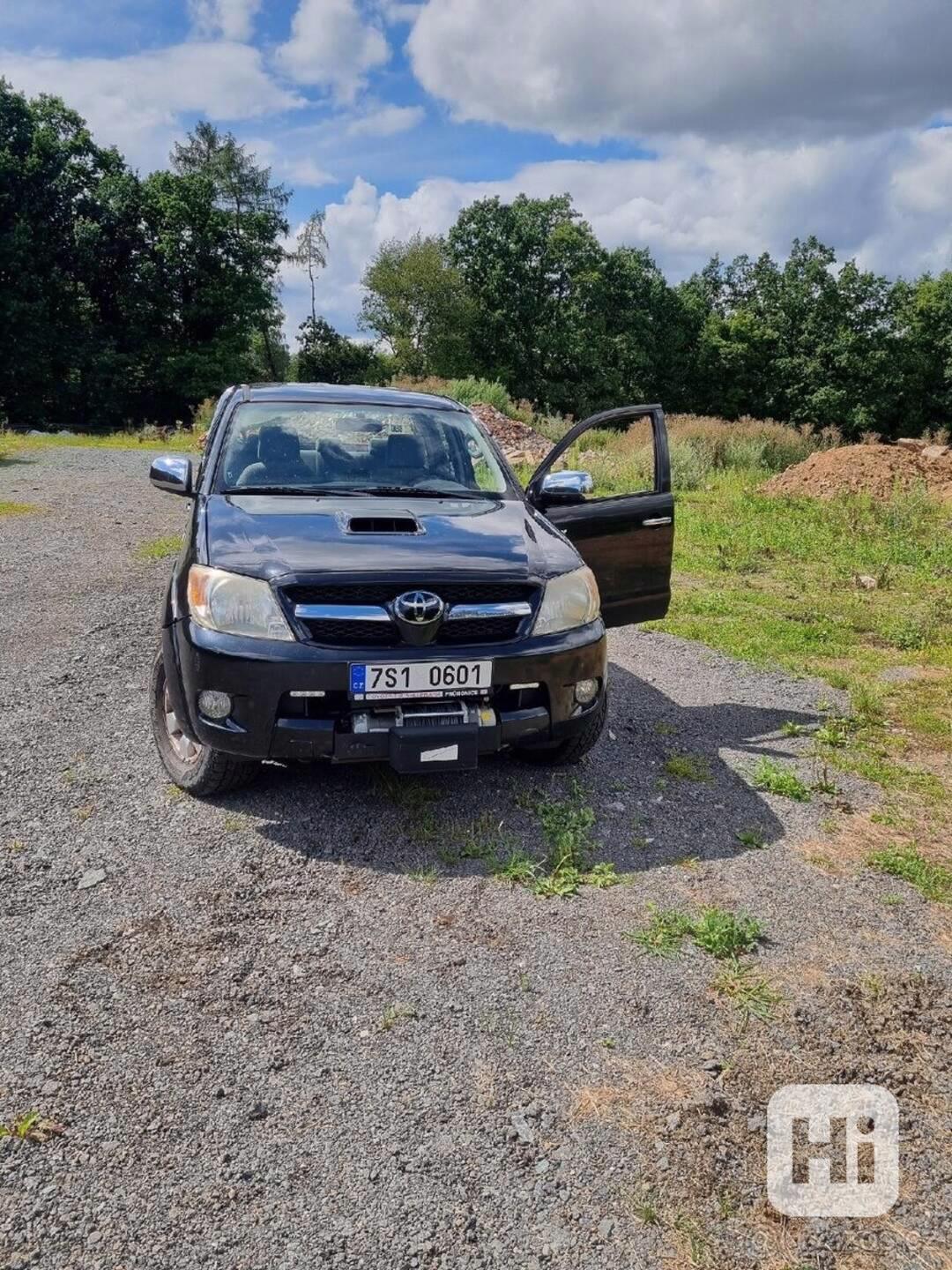 Toyota Hilux 3,0 - foto 1