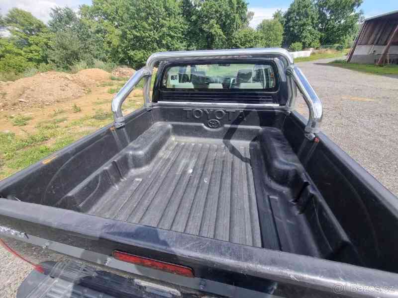Toyota Hilux 3,0 - foto 8