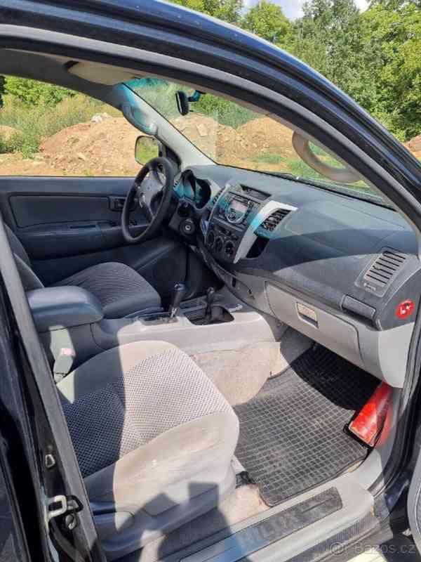 Toyota Hilux 3,0 - foto 11