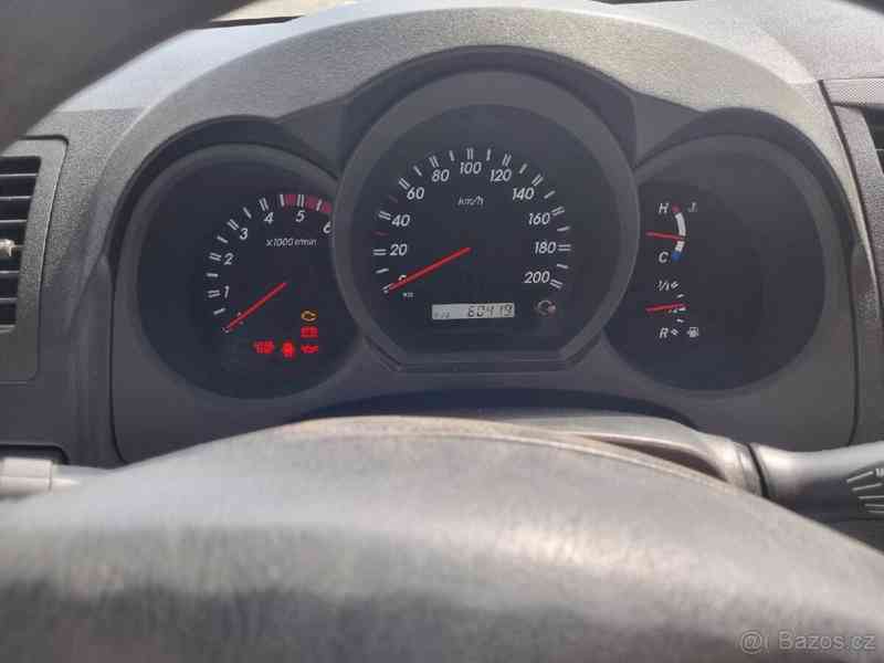 Toyota Hilux 3,0 - foto 3