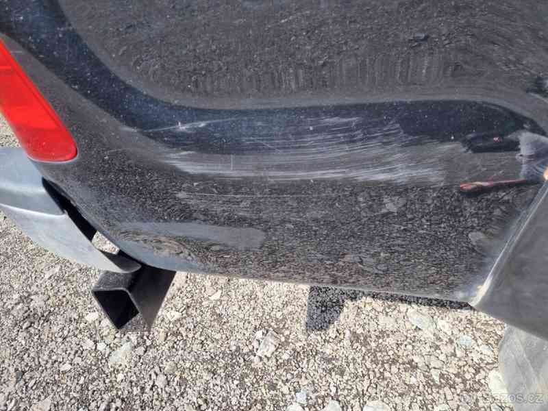 Toyota Hilux 3,0 - foto 17