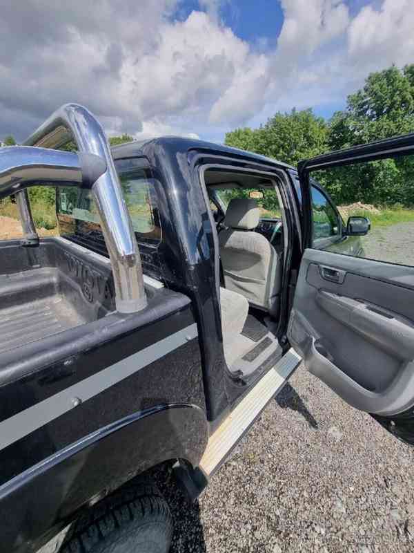 Toyota Hilux 3,0 - foto 9