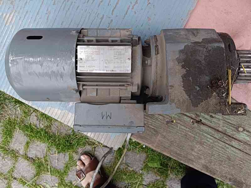 Prodám převodový elektromotor - foto 3