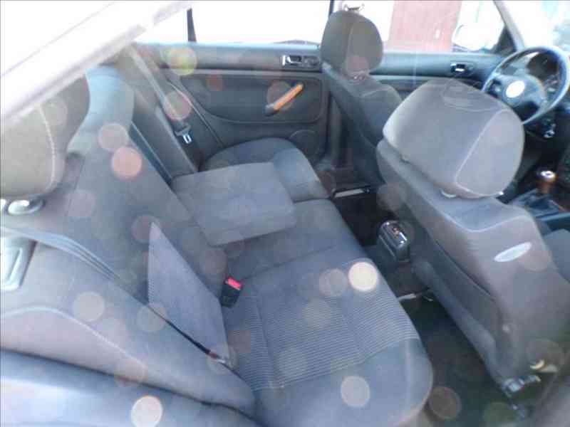 Volkswagen Bora 1,6 i DIGI.KLIMA - foto 11