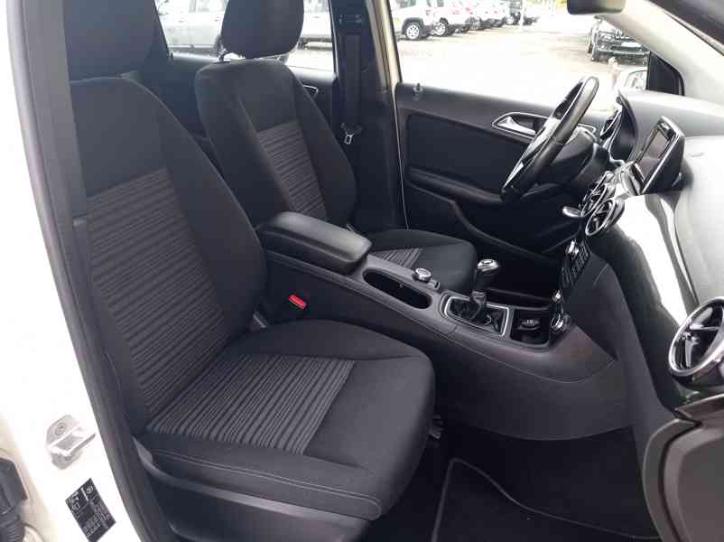 Mercedes-Benz B180 1.6i 90kW/EXECUTIVE/1Maj - foto 22