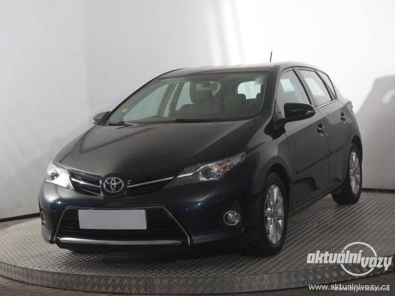 Toyota Auris 1.4, nafta, rok 2013 - foto 7