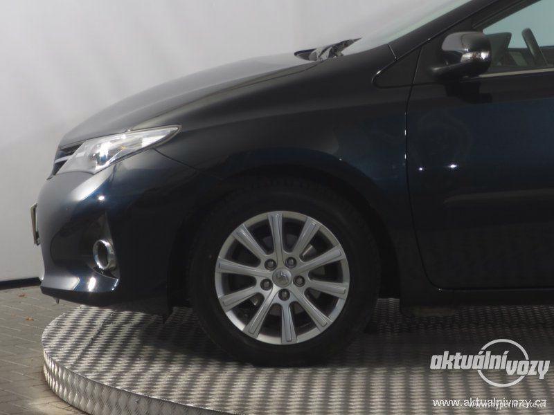 Toyota Auris 1.4, nafta, rok 2013 - foto 12