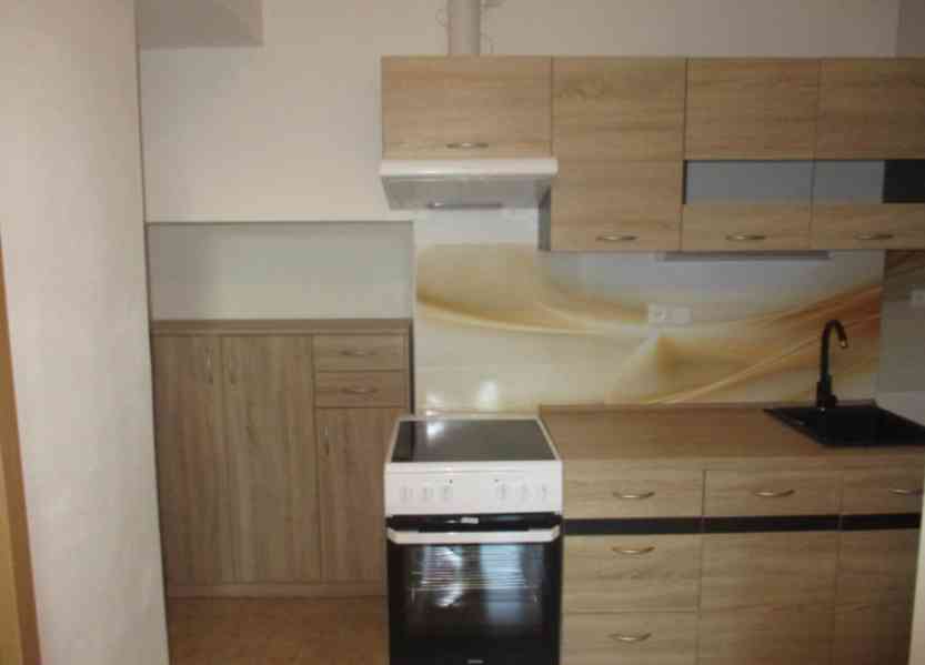 Pronájem bytu 3+1, 84 m² – Znojmo, Velká Michalská - foto 3