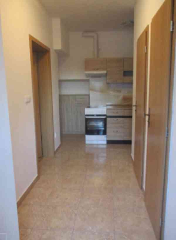 Pronájem bytu 3+1, 84 m² – Znojmo, Velká Michalská - foto 2