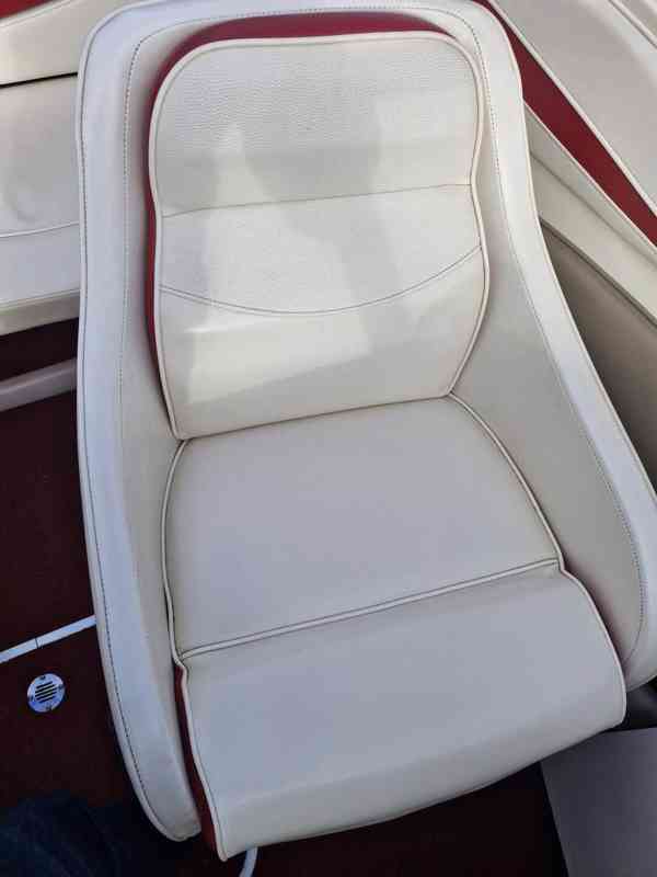 motorová loď BAYLINER CAPTIVA 192 - foto 15