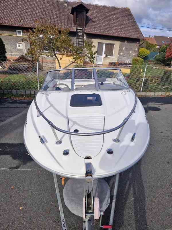 motorová loď BAYLINER CAPTIVA 192 - foto 4
