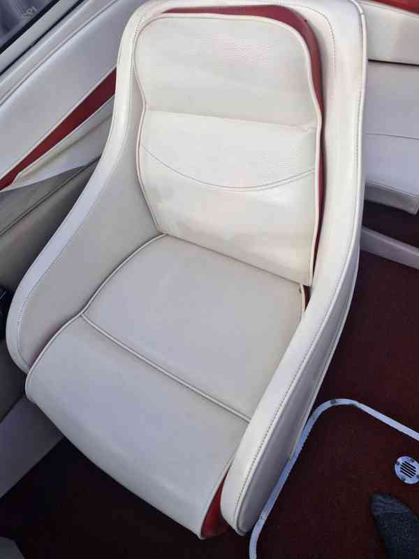 motorová loď BAYLINER CAPTIVA 192 - foto 11