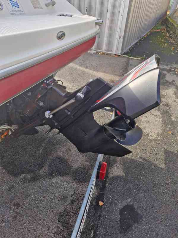 motorová loď BAYLINER CAPTIVA 192 - foto 12
