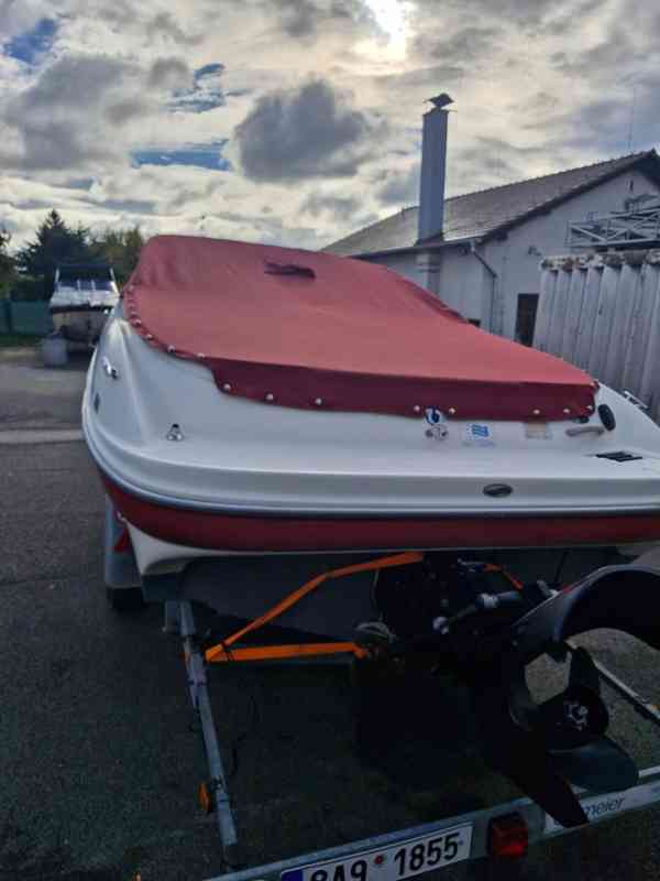 motorová loď BAYLINER CAPTIVA 192 - foto 7