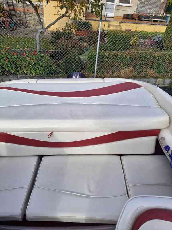 motorová loď BAYLINER CAPTIVA 192 - foto 17