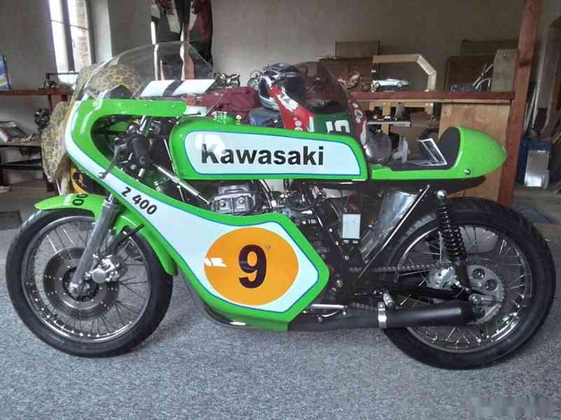 Závodní Kawasaki Z 400 - foto 1