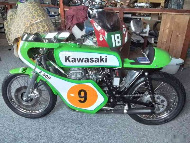 Závodní Kawasaki Z 400 - foto 2