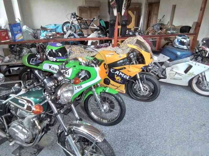 Závodní Kawasaki Z 400 - foto 9