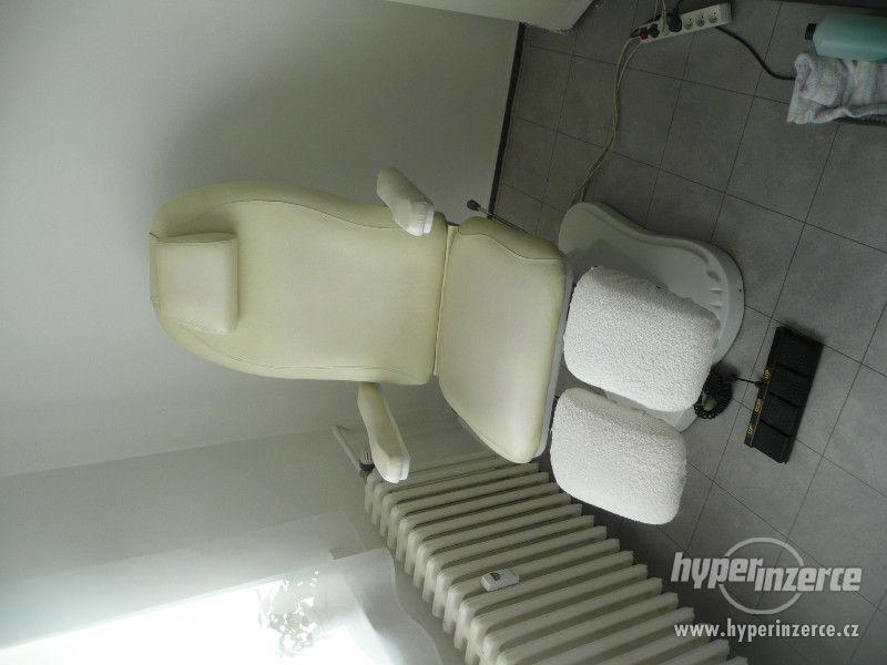 Prodám PEDIKÉRSKÉ KŘESLO ELEKTRICKÉ. - foto 3