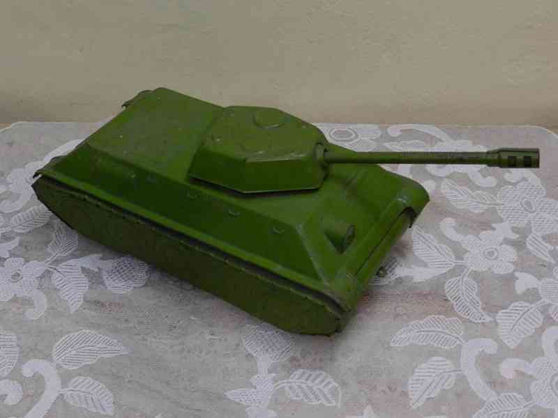 Krásný starý větší Ruský plechový Tank barva zelená - foto 1