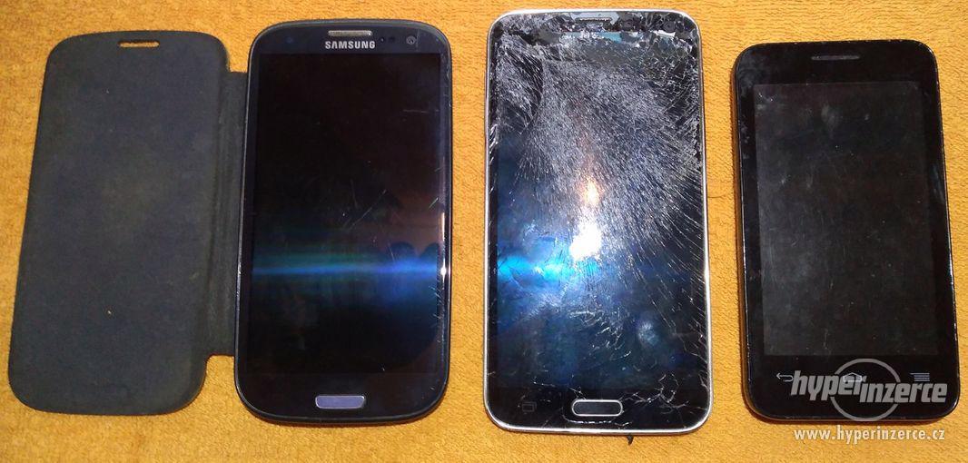 Samsung S5 +Samsung S3 +Vodafone Smart 4 mini -k opravám - foto 1