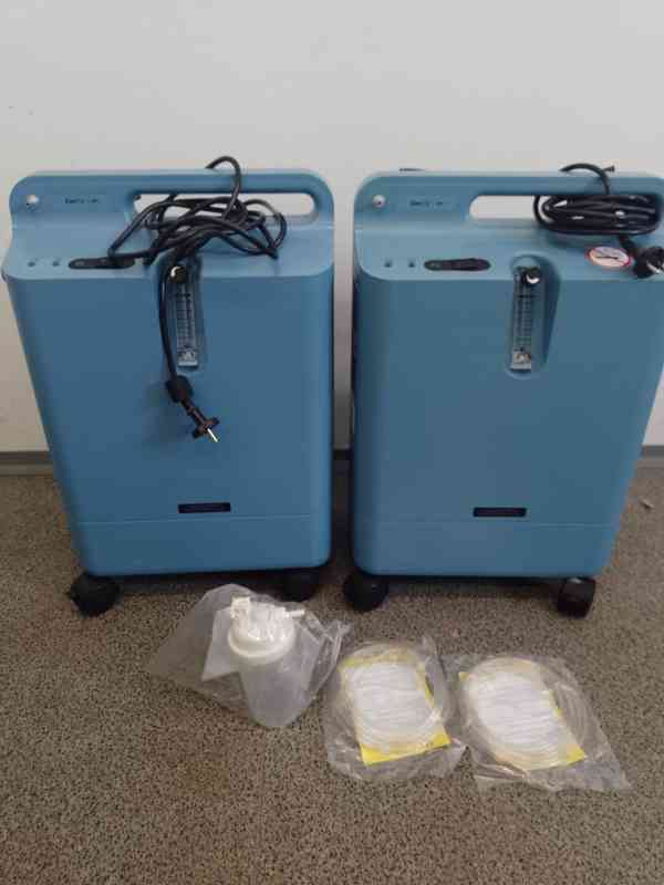 Kyslíkový koncentrátor Philips Respironics EverFlo  - foto 4