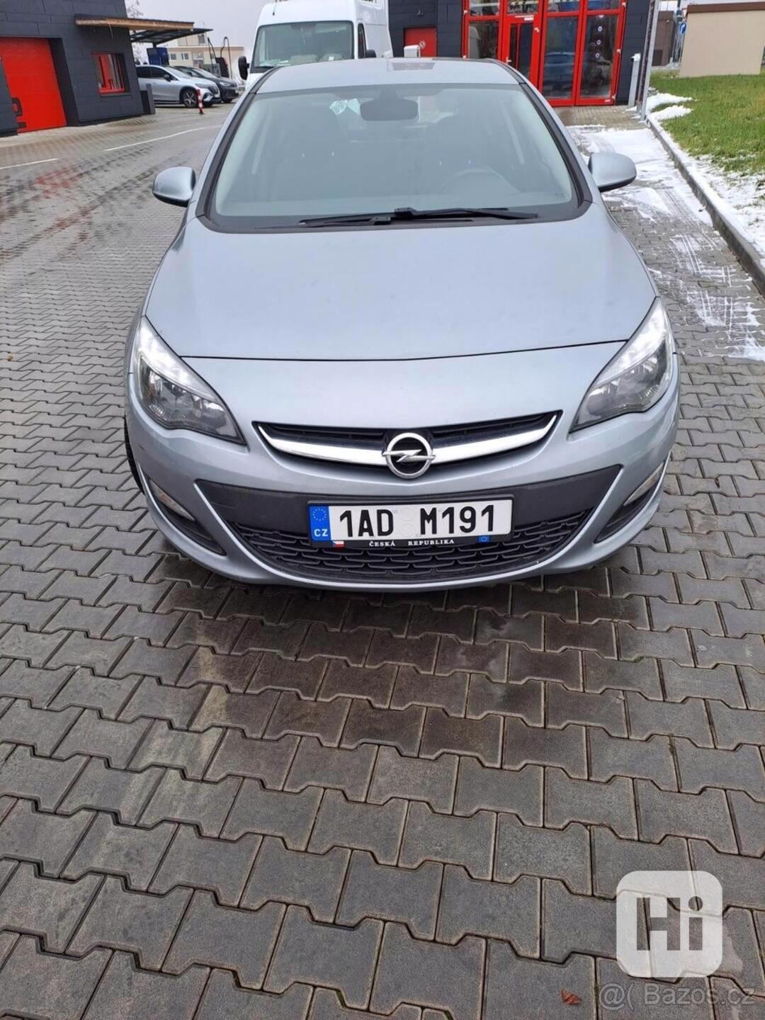Opel Astra i turbo benzin - foto 1