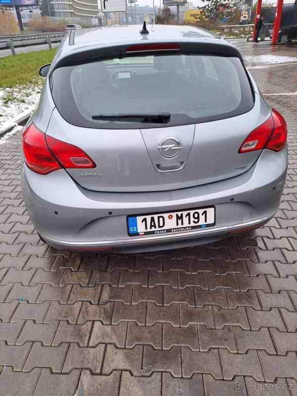 Opel Astra i turbo benzin - foto 4