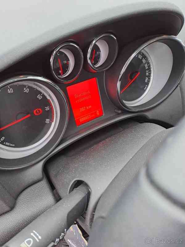 Opel Astra i turbo benzin - foto 6