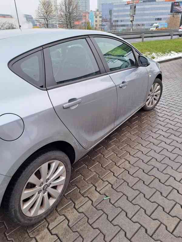 Opel Astra i turbo benzin - foto 2