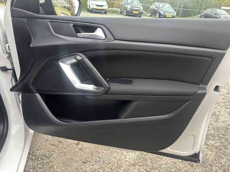 Peugeot 308 1.2i 81kW Navi/1Maj - foto 19