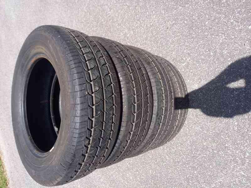 4ks téměř NOVÉ zátežové užitkové pneu 215/65R16C Prodám 4ks - foto 5