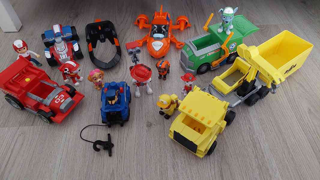 Tlapková patrola autíčka + postavy v ceně 2000 Kč - foto 2